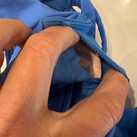 Lululemon Nouveau Limits Tank Porcelaine Blue Size 6 Yoga Cross Train Athletic - Picture 9 of 9